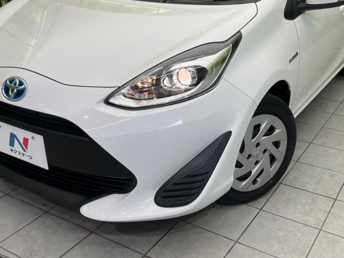 2017 Toyota Aqua DAA-NHP10 (UW-69f56b8f38bb8)[10]
