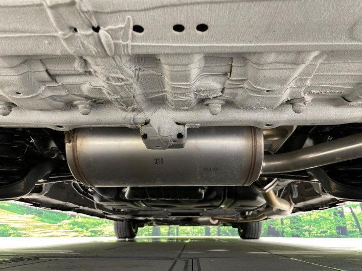 2022 Honda Step Wagon 6AA-RP8 (UW-69f56ba15337a)[24]