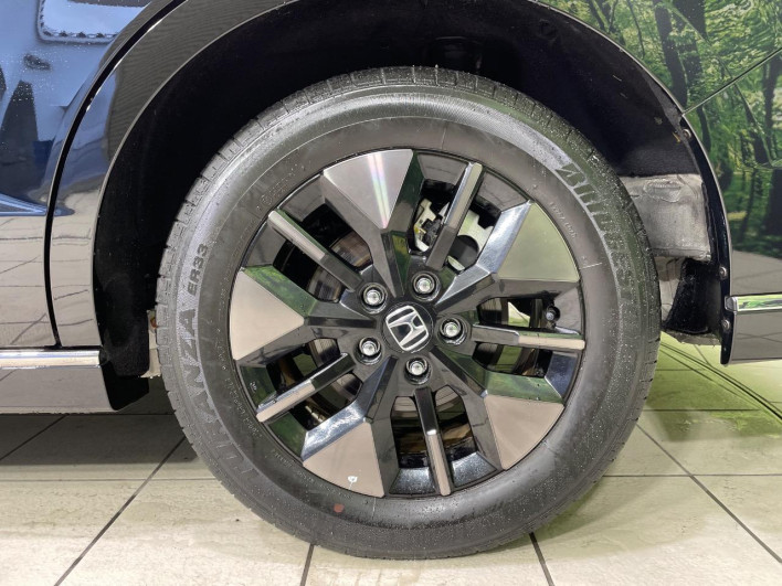 2022 Honda Step Wagon 6AA-RP8 (UW-69f56ba15337a)[13]