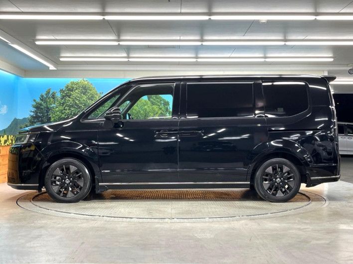 2022 Honda Step Wagon 6AA-RP8 (UW-69f56ba1b0c35)[11]