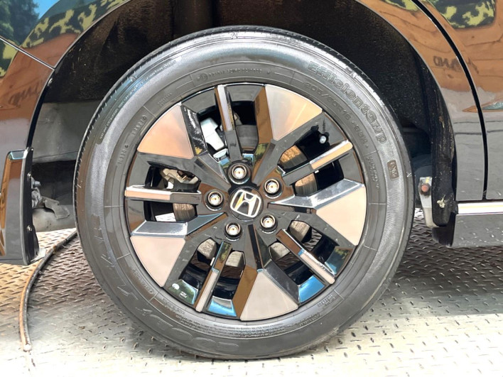 2022 Honda Step Wagon 6AA-RP8 (UW-69f56ba1b0c35)[25]