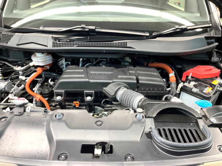 2022 Honda Step Wagon 6AA-RP8 (UW-69f56ba1b0c35)[4]