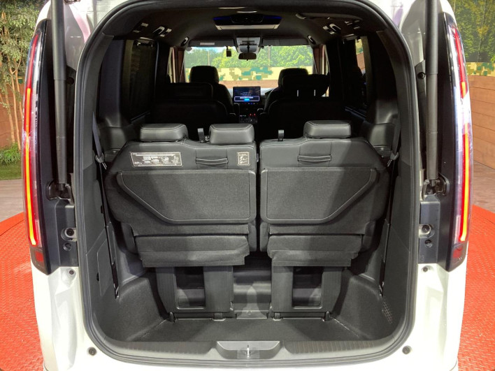 2023 Honda Step Wagon 6AA-RP8 (UW-69f56ba243dca)[27]