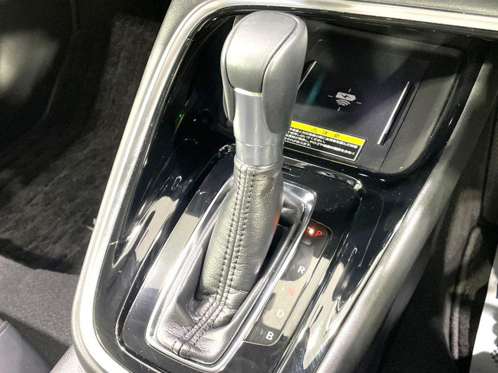 2021 Honda VEZEL 6AA-RV5 (UW-69f56ba6d9a21)[16]