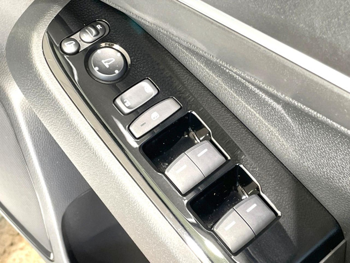 2021 Honda VEZEL 6AA-RV5 (UW-69f56ba6d9a21)[10]