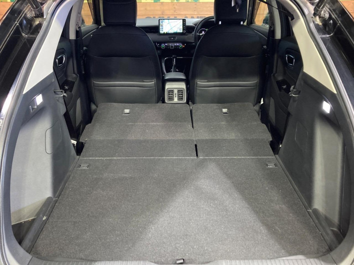 2021 Honda VEZEL 6AA-RV5 (UW-69f56ba89e6a6)[28]