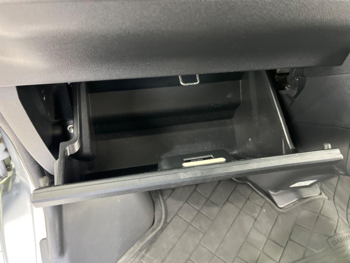 2019 Daihatsu Daihatsu Hijet Cargo EBD-S331W (UW-69f56bb0f1ad4)[4]