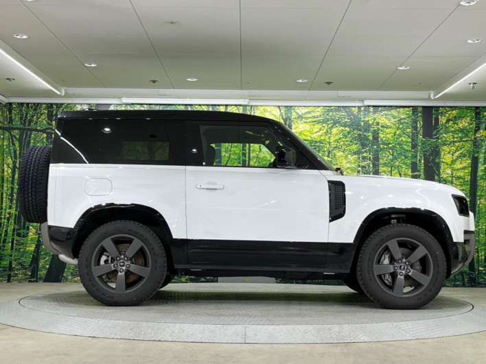 2025 Land Rover Defender 3CA-LE62WCB (UW-69f56bb57b9d8)[17]