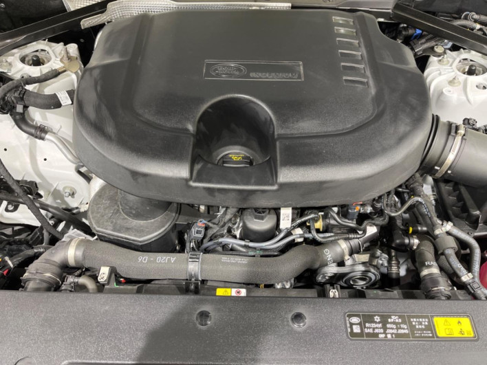 2025 Land Rover Defender 3CA-LE62WCB (UW-69f56bb57b9d8)[9]