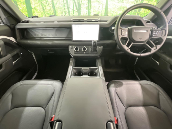 2025 Land Rover Defender 3CA-LE62WCB (UW-69f56bb57b9d8)[28]