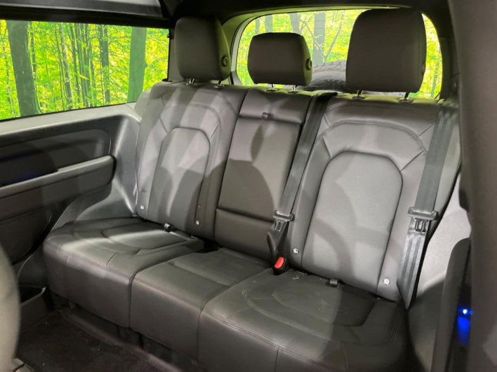 2025 Land Rover Defender 3CA-LE62WCB (UW-69f56bb57b9d8)[20]