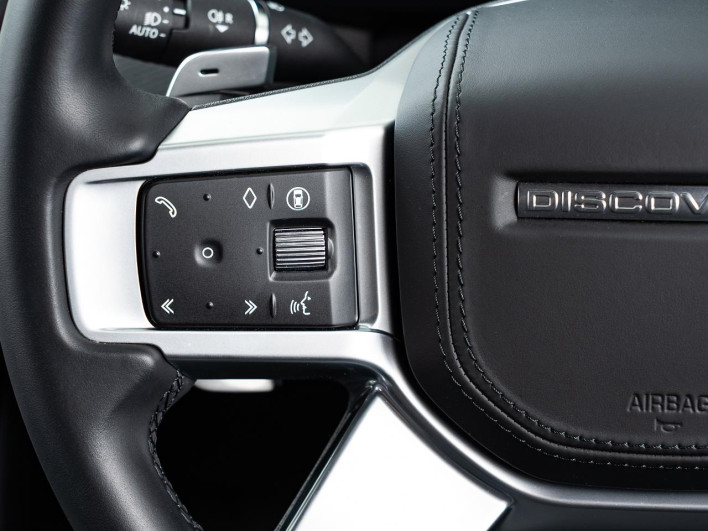 2025 Land Rover Discovery 3CA-LR3WB (UW-69f56bb705d0e)[17]