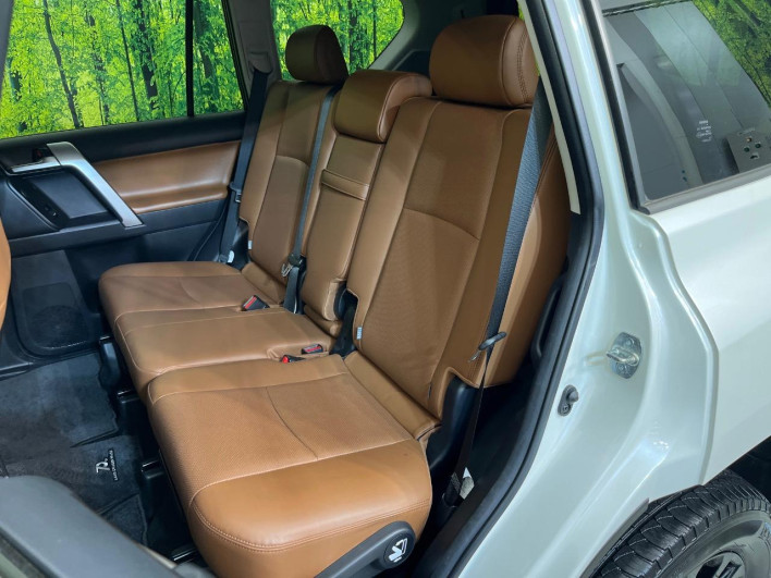 2022 Toyota Land Cruiser Prado 3BA-TRJ150W (UW-69f56bbc63bf5)[28]