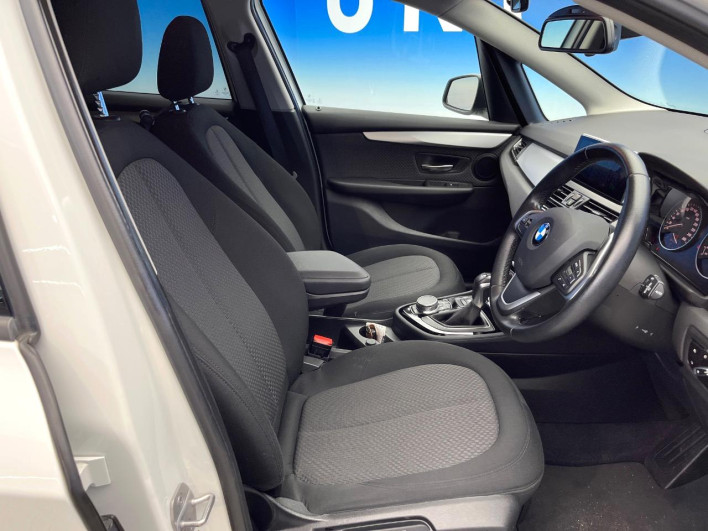 2017 BMW 2 Series LDA-2C20 (UW-69f56bca4005b)[23]