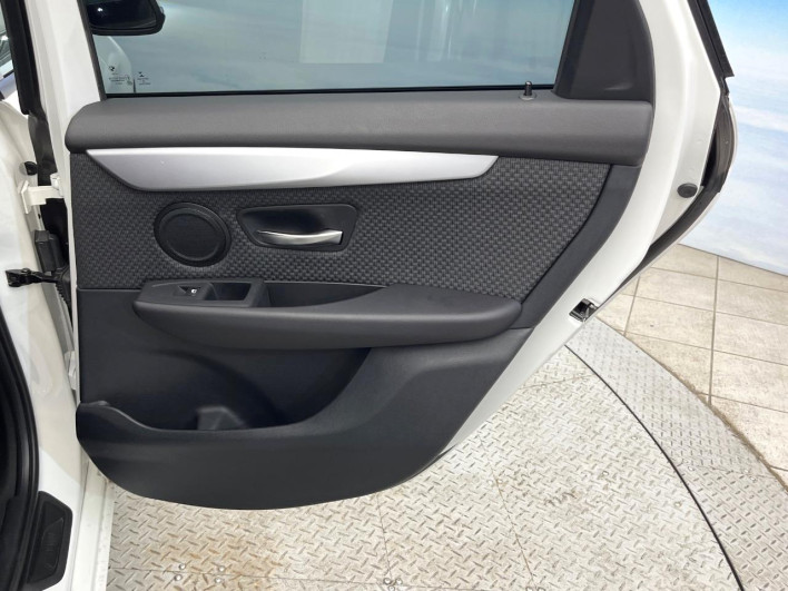 2017 BMW 2 Series LDA-2C20 (UW-69f56bca4005b)[26]