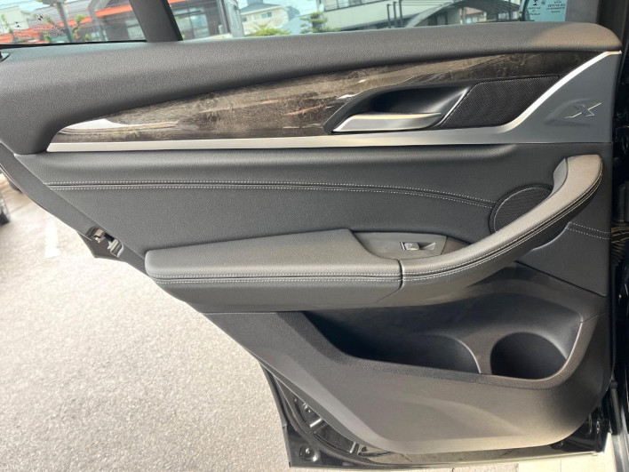 2021 BMW X3 LDA-TX20 (UW-69f56bcc86010)[17]