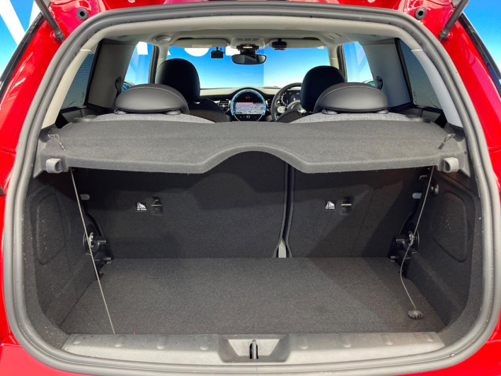 2021 Rover Mini 3DA-XY15MW (UW-69f56bd21379f)[21]