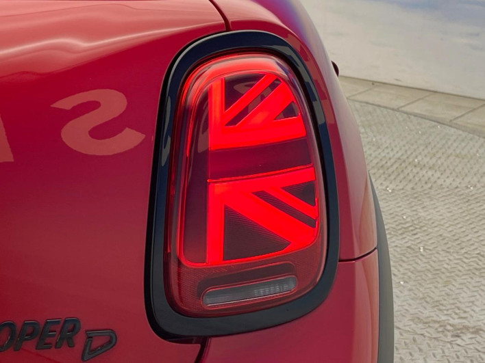2021 Rover Mini 3DA-XY15MW (UW-69f56bd21379f)[12]