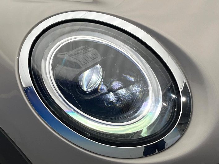 2021 Rover Mini 3DA-XV20MW (UW-69f56bd241fa6)[29]