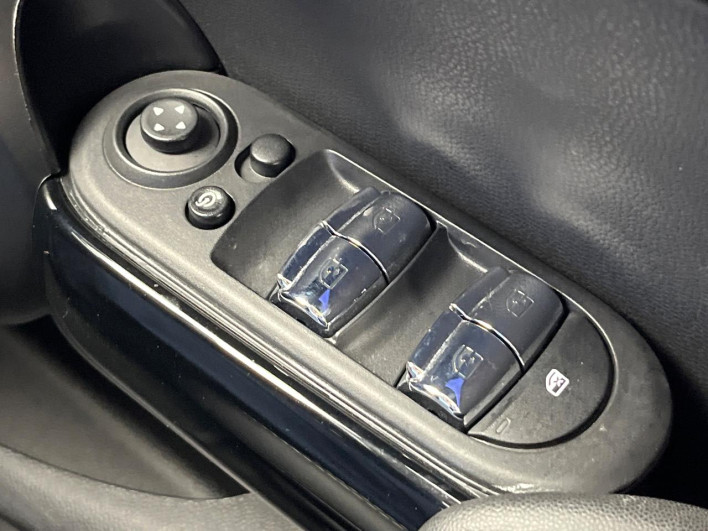 2021 Rover Mini 3DA-XV20MW (UW-69f56bd241fa6)[5]