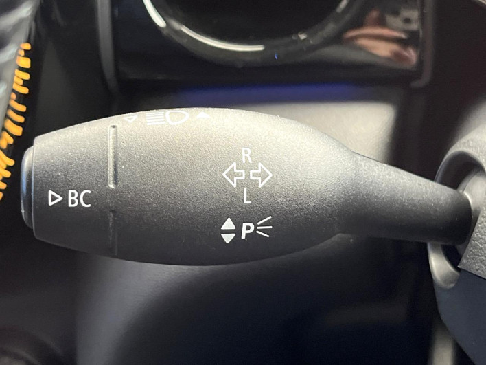2021 Rover Mini 3DA-XV20MW (UW-69f56bd241fa6)[10]