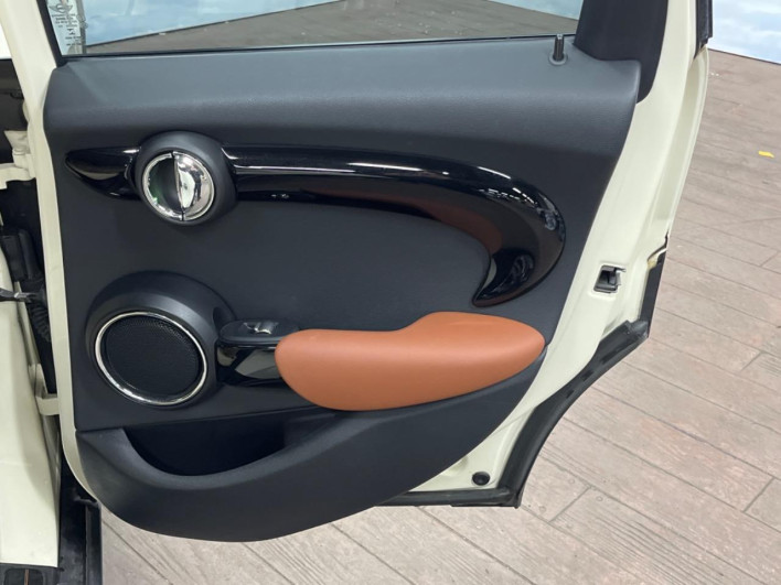 2017 Rover Mini DBA-XS15 (UW-69f56bd2d7f57)[29]