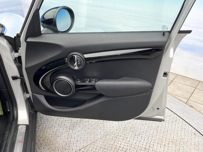 2015 Rover Mini DBA-XS20 (UW-69f56bd3215ab)[23]