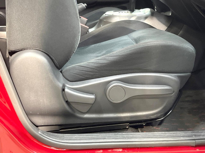 2017 Nissan JUKE DBA-YF15 (UW-69f56bd668886)[17]