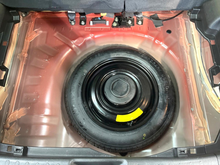 2017 Nissan JUKE DBA-YF15 (UW-69f56bd668886)[26]