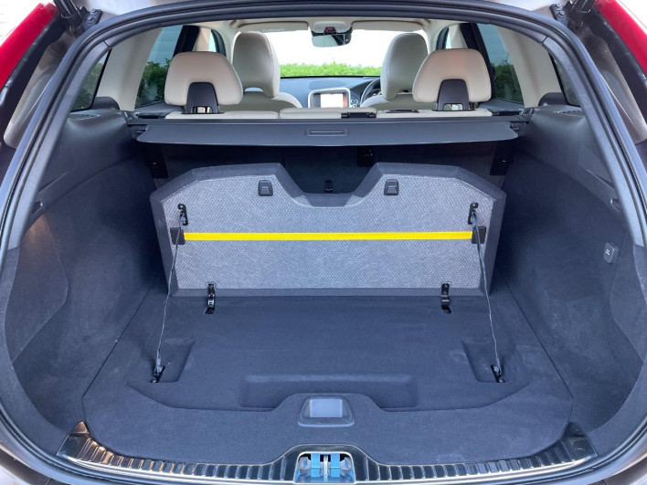 2017 Volvo XC60 DBA-DB420XC (UW-69f56bd728046)[27]