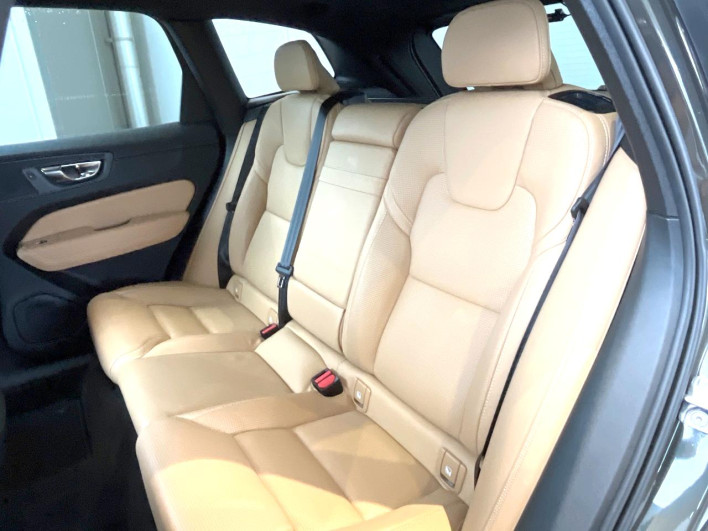 2020 Volvo XC60 5AA-UB420TXCM (UW-69f56bd97caf8)[15]