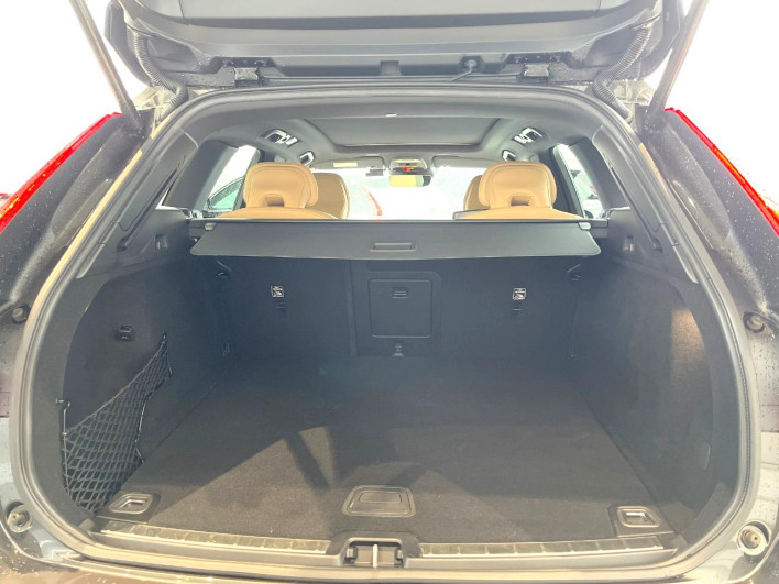 2020 Volvo XC60 5AA-UB420TXCM (UW-69f56bd97caf8)[12]