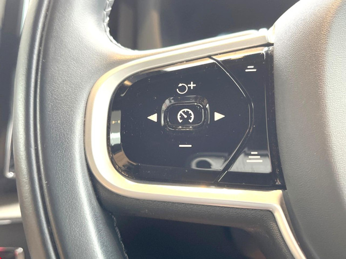 2020 Volvo XC60 5AA-UB420TXCM (UW-69f56bd97caf8)[24]