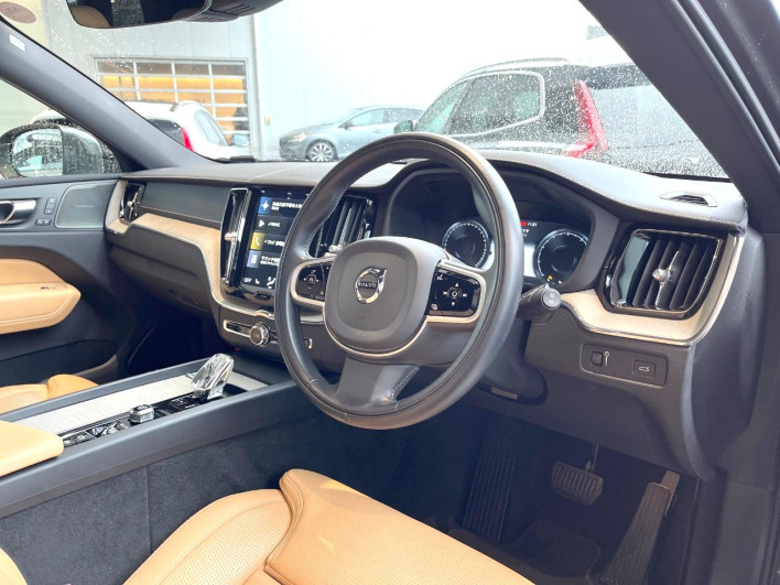 2020 Volvo XC60 5AA-UB420TXCM (UW-69f56bd97caf8)[4]