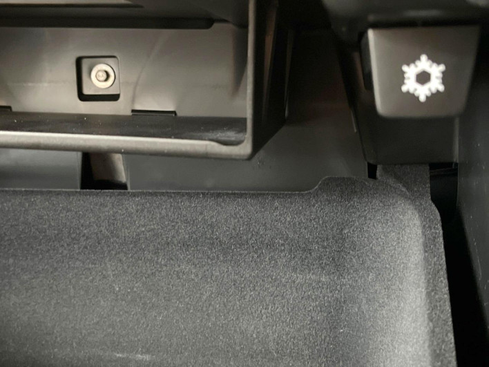 2020 Volvo XC60 5AA-UB420TXCM (UW-69f56bd97caf8)[21]