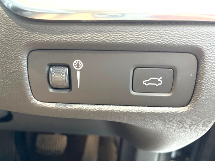 2020 Volvo XC60 5AA-UB420TXCM (UW-69f56bd97caf8)[8]