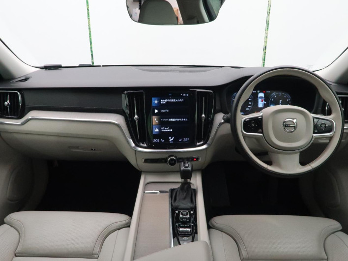 2019 Volvo V60 DBA-ZB420 (UW-69f56bd9a7a4b)[28]
