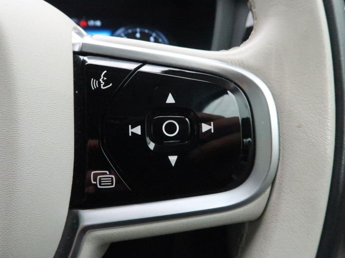 2019 Volvo V60 DBA-ZB420 (UW-69f56bd9a7a4b)[13]