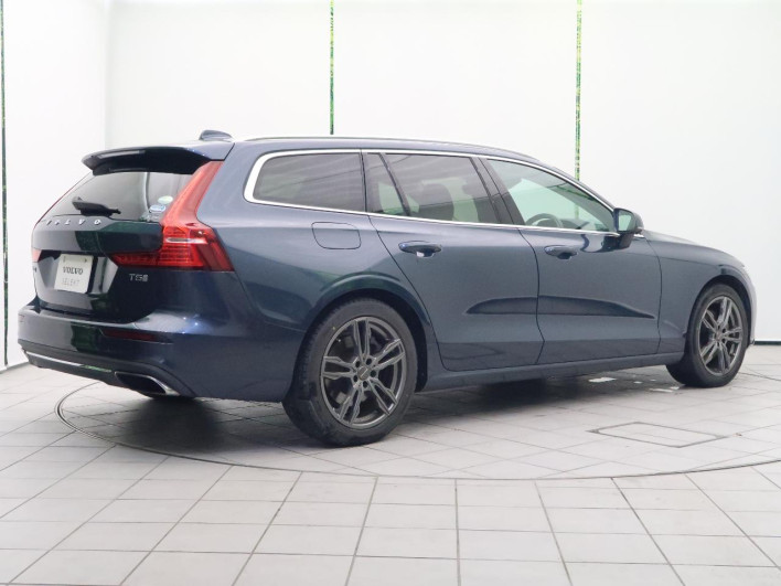 2019 Volvo V60 DBA-ZB420 (UW-69f56bd9a7a4b)[8]