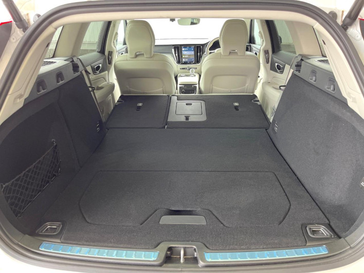 2024 Volvo V60 5LA-ZB420P2 (UW-69f56bd9c86d4)[25]