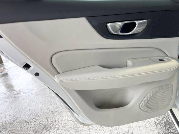 2024 Volvo V60 5LA-ZB420P2 (UW-69f56bd9c86d4)[18]
