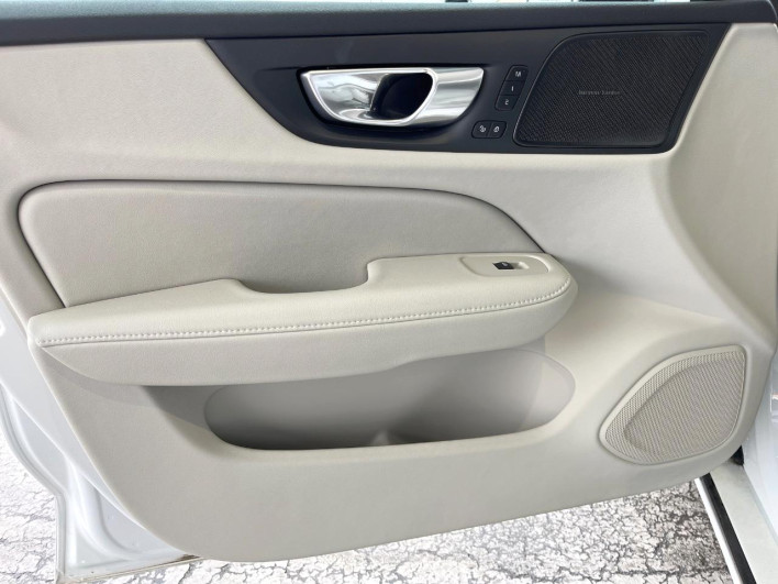 2024 Volvo V60 5LA-ZB420P2 (UW-69f56bd9c86d4)[19]