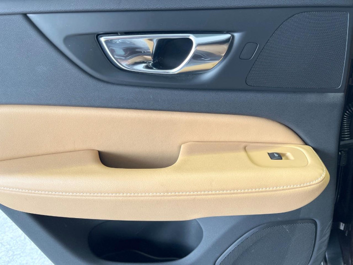 2019 Volvo V60 DBA-ZB420 (UW-69f56bda4ddd9)[17]