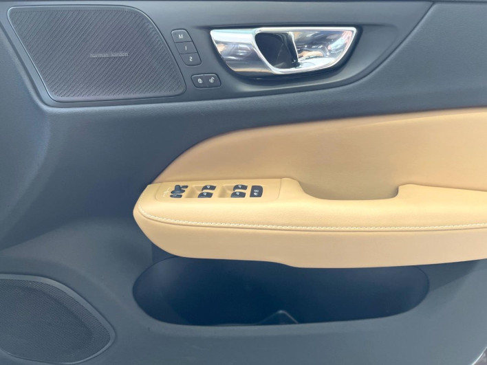 2019 Volvo V60 DBA-ZB420 (UW-69f56bda4ddd9)[15]