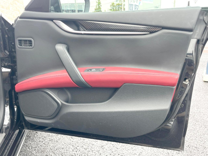 2018 Maserati Ghibli ABA-MG30C (UW-69f56bdb994ef)[24]