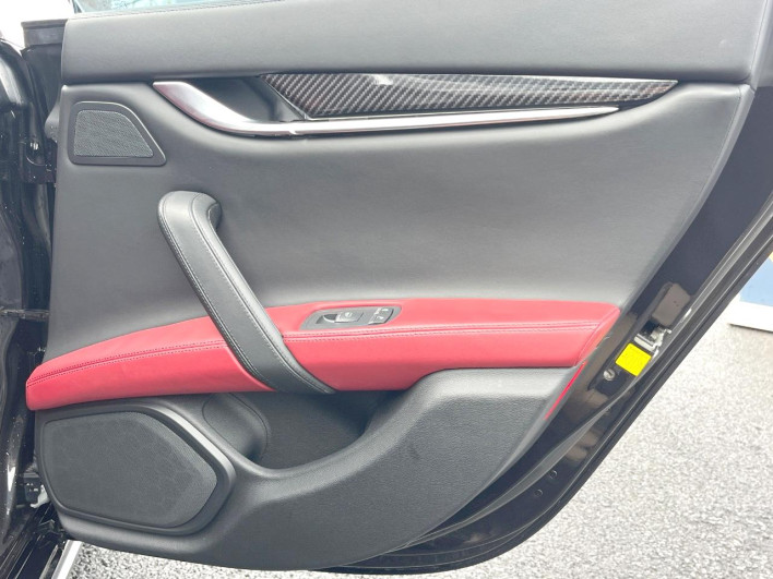 2018 Maserati Ghibli ABA-MG30C (UW-69f56bdb994ef)[19]