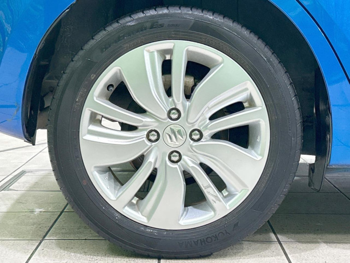 2017 Suzuki Swift DAA-ZC43S (UW-69f56bdcc6c8f)[14]
