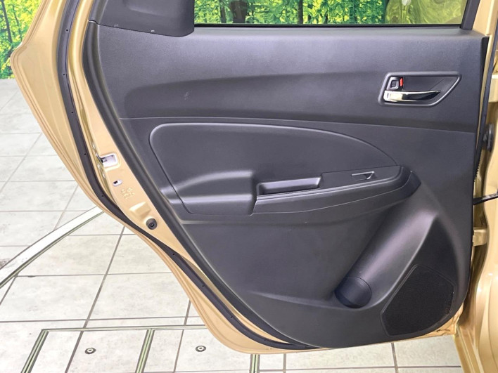 2018 Suzuki Swift DBA-ZC83S (UW-69f56bdf09096)[12]