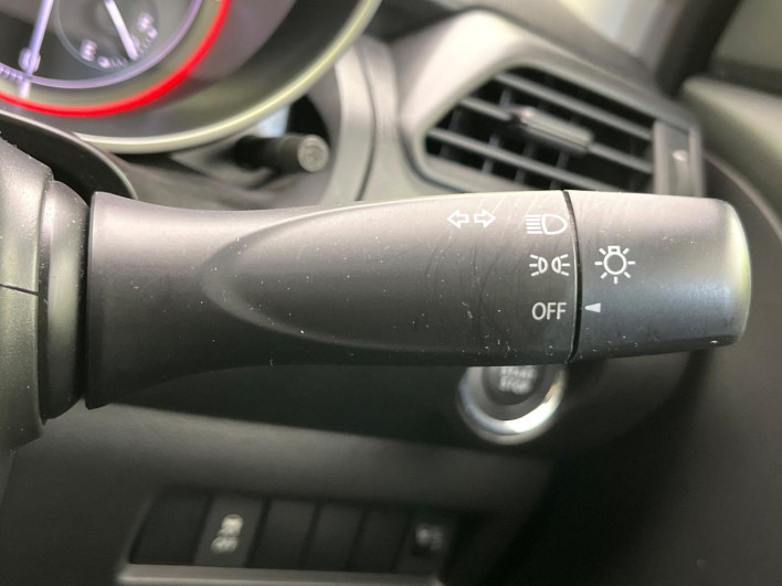 2018 Suzuki Swift DBA-ZC83S (UW-69f56bdf09096)[23]