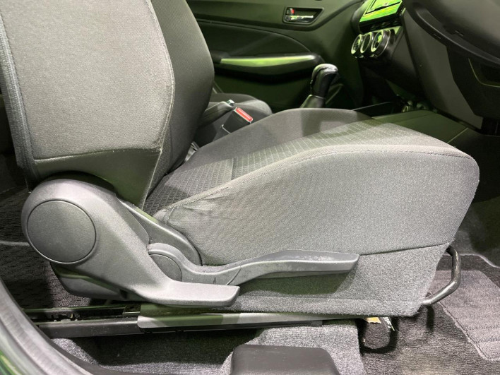 2017 Suzuki Swift DAA-ZD53S (UW-69f56bdf5c0f4)[4]